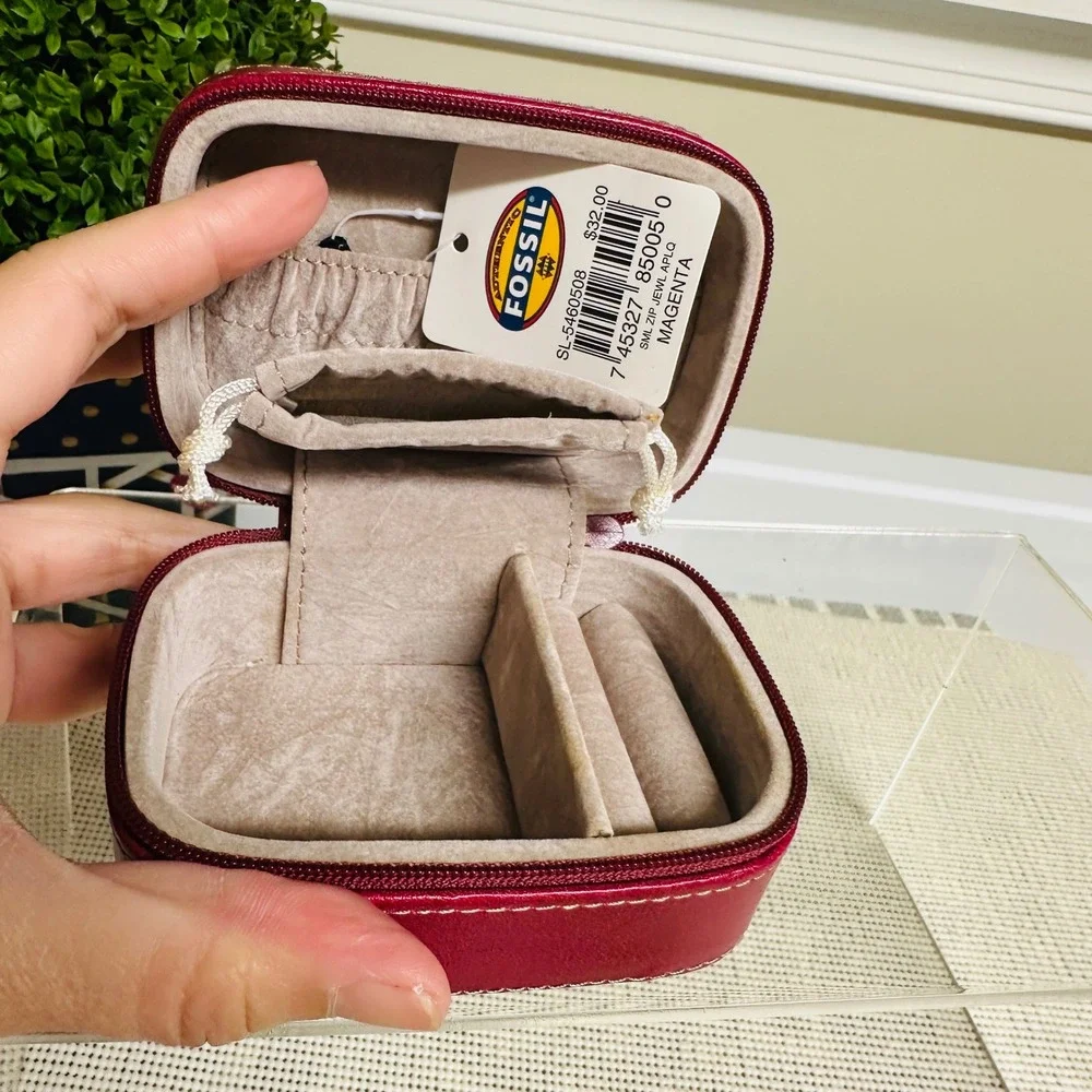 FOSSIL Small Zip Jewelry Organizer — in Magenta Leather - NEW